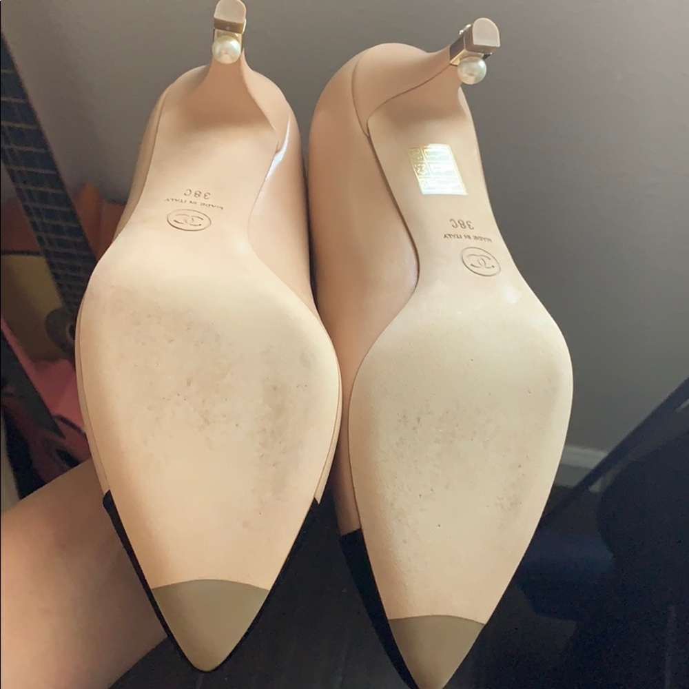 Authentic Chanel leather pearl NEW heels size 38 - Picture 16 of 16